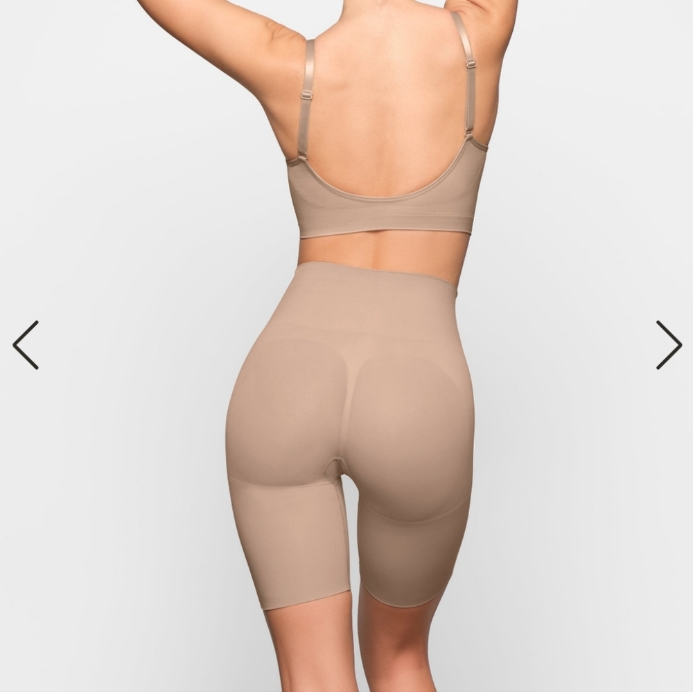 SKIMS Butt Lifting Shorts NWOT